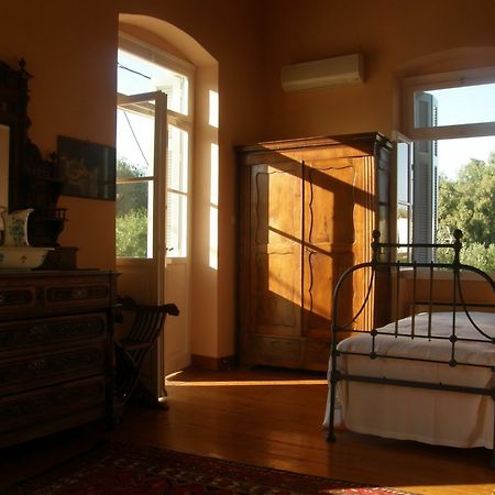 Aristocratic 19Th Century Neo Classical Mansion With Private Pool Finikas  Eksteriør bilde