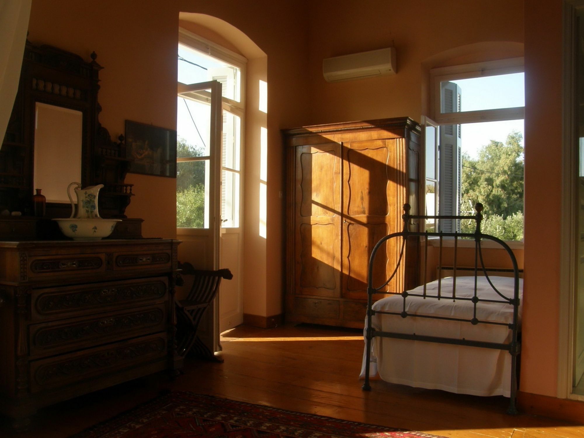 Aristocratic 19Th Century Neo Classical Mansion With Private Pool Finikas  Eksteriør bilde