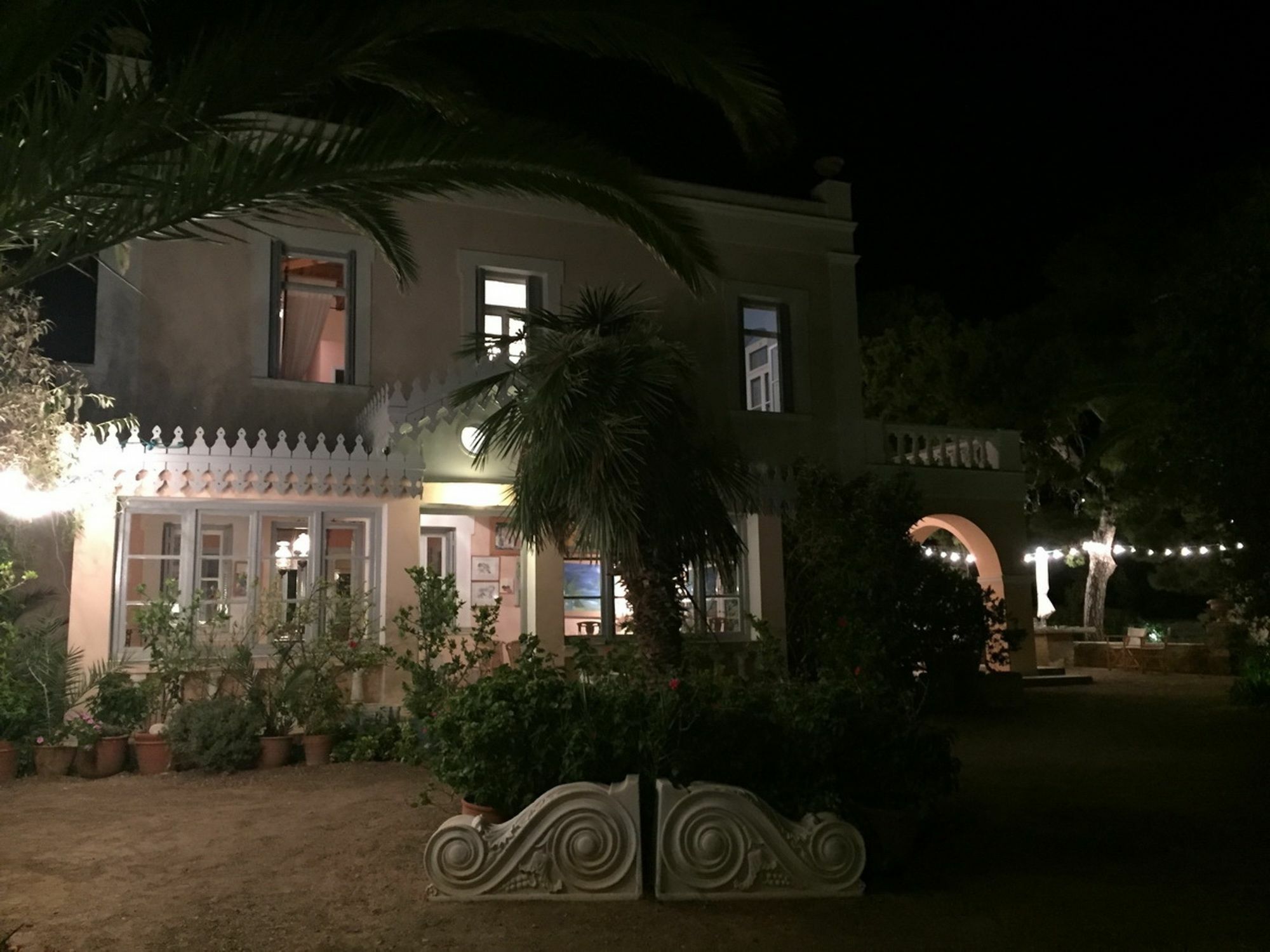 Aristocratic 19Th Century Neo Classical Mansion With Private Pool Finikas  Eksteriør bilde
