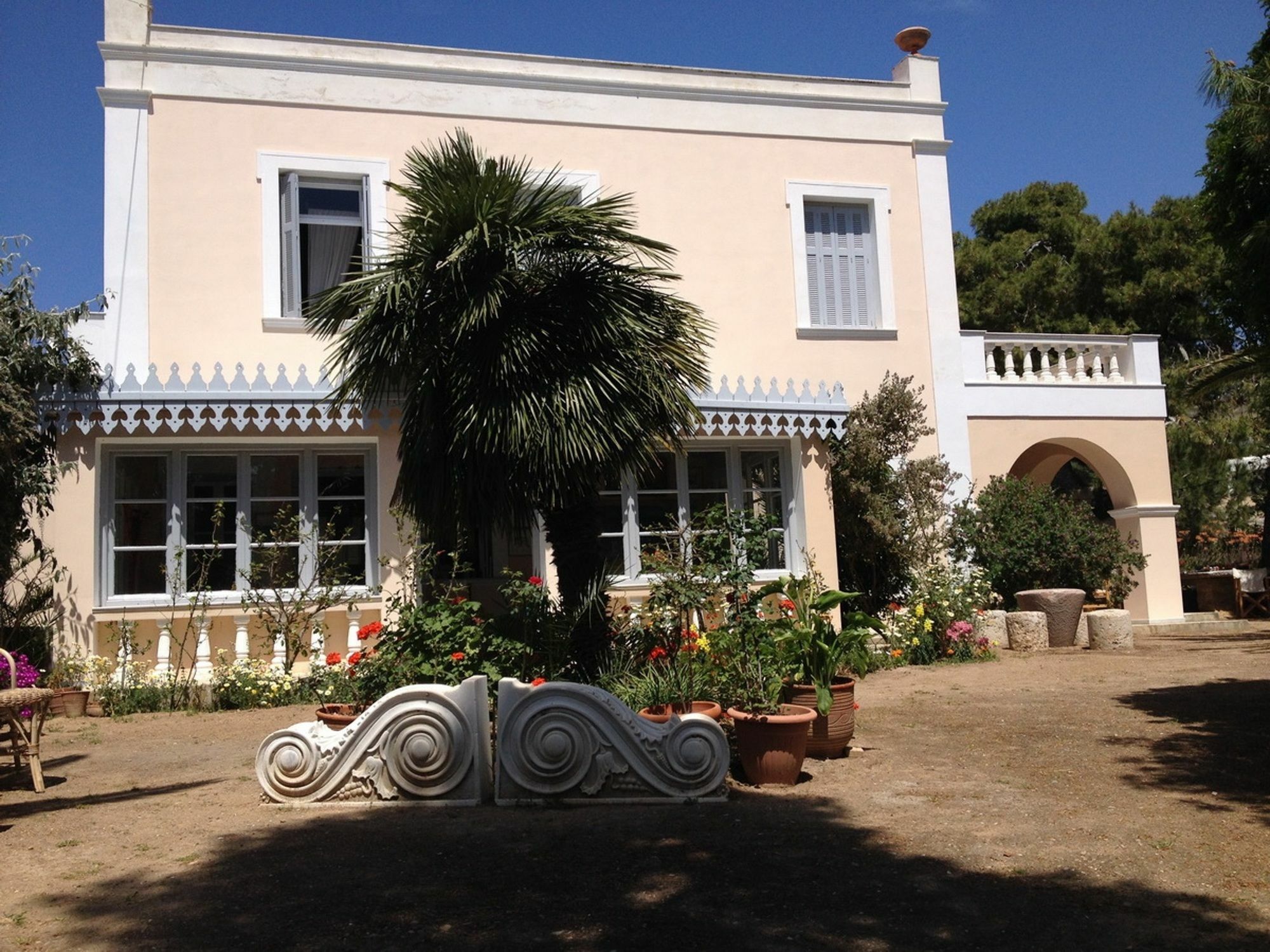 Aristocratic 19Th Century Neo Classical Mansion With Private Pool Finikas  Eksteriør bilde